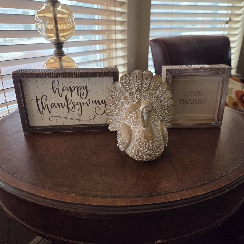 Thanksgiving Decor 2 Signs And A Turkey Nice Neutral Colors